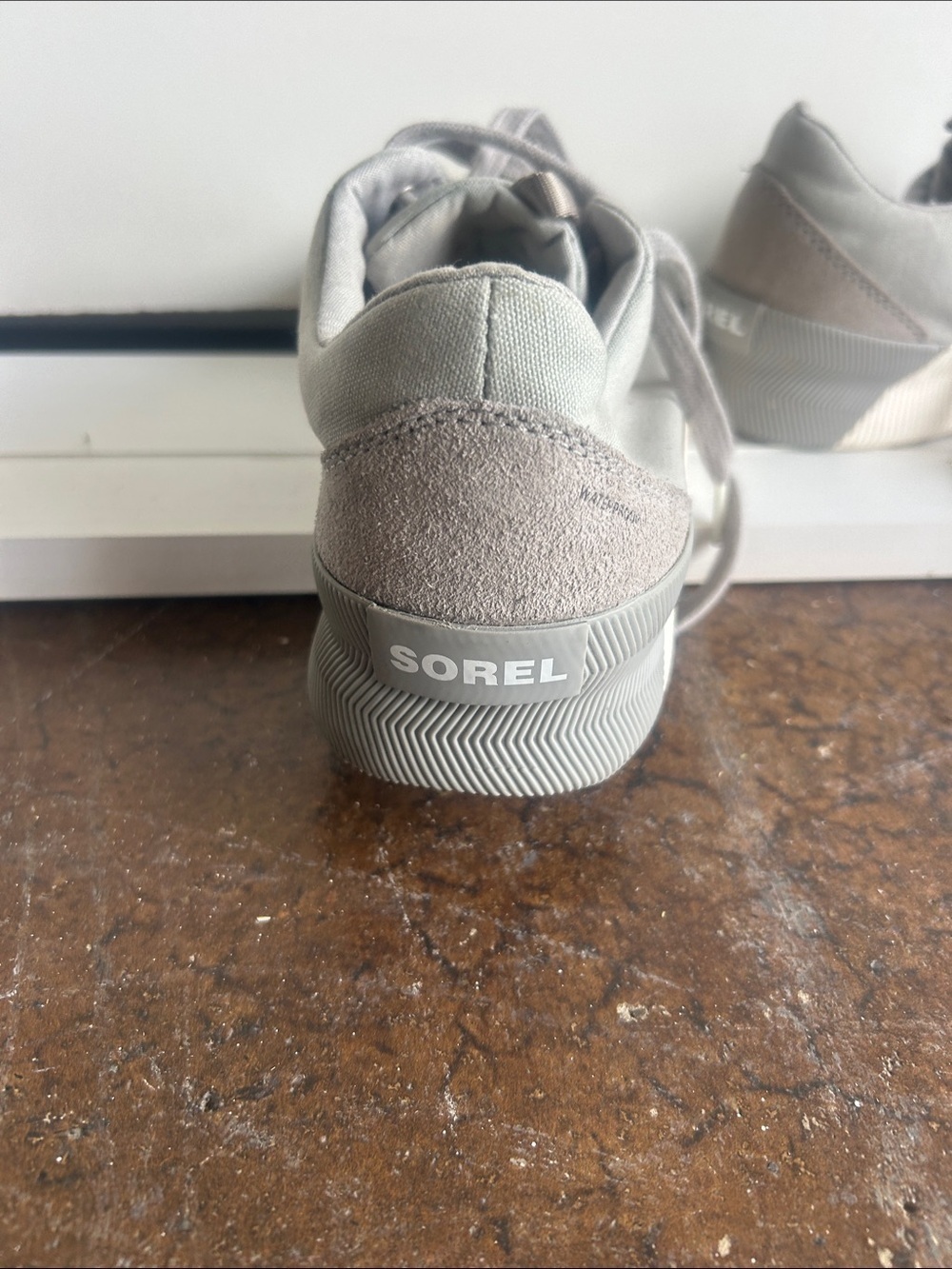 Sorel Women's Light Gray Lace-Up Sneakers 9.5 - Picture 2 of 5